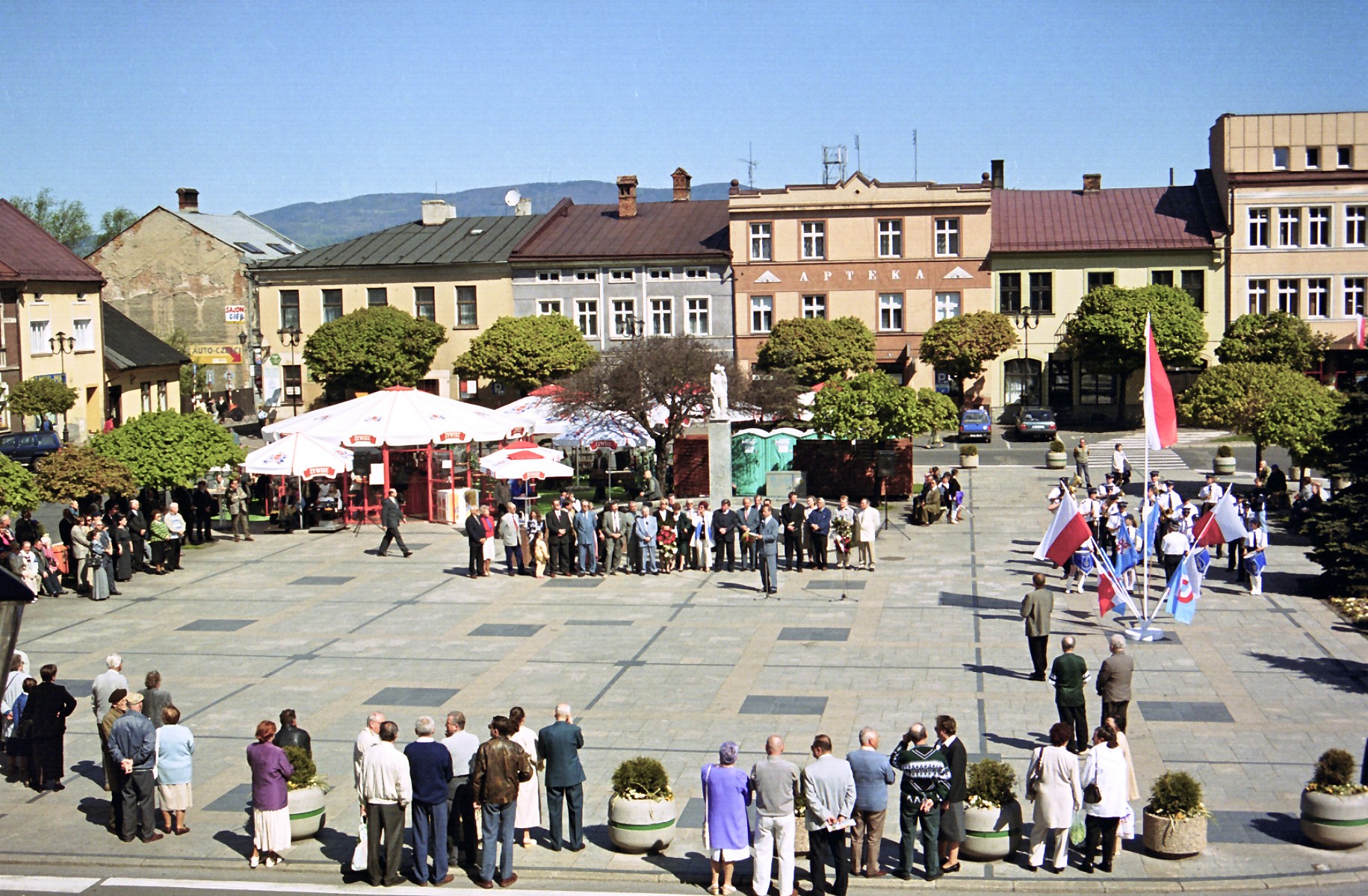  Obraz płyty Rynku w dniu 1-maja 2002 r. 